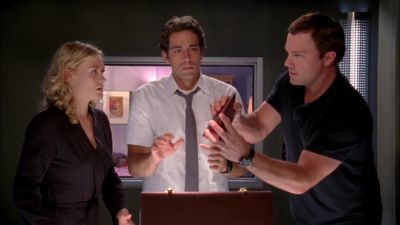 Guys, I'm not flashing. - Chuck