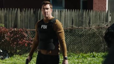 Guys, in here. - FBI: Most Wanted