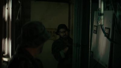 Guys, spotted six guards,
could be more. - SEAL Team