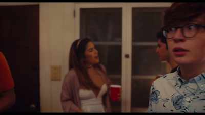 -Guys, there's a cop here.
There's a cop! - Good Girls Get High