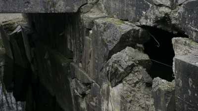 Guzar: It will find weak points.
It will topple over anything - Secret Nazi Ruins