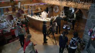 Gwen, hold-- - The Enchanted Christmas Cake