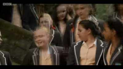 GWEN SOBS - Malory Towers