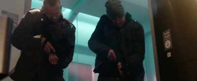 - [Gwen] Yes.
- [moans] Oh, my goodness. It's Sherman. - SAS: Red Notice