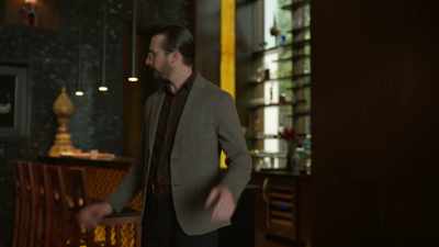 \h\hMr. Elton mixed
the drinks himself? - Mystery Island: Winner Takes All