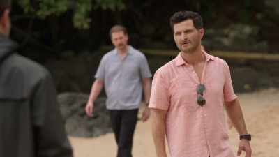 \h- Well, maybe we should
call NYPD internal affairs - Mystery Island: Winner Takes All