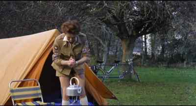Ha, bull's-eye! - Carry on Camping