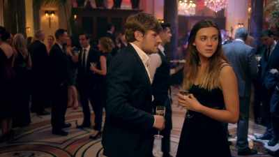 - Ha! Hey, Lilly. How are you?
- Mm! - Clique