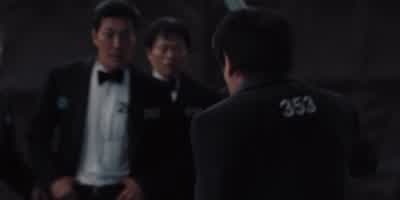 - 하...- 지금 뭐 하는 거야? - Squid Game