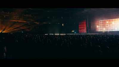 Há mais neste lugar
do que o amor e a dor. - Imagine Dragons: Live in Vegas