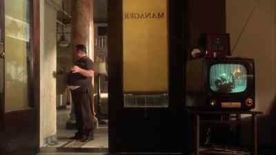 - Hackman, tell
Mr. Denmarrand Mr. Vallechin... - Unstrung Heroes