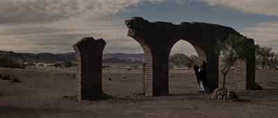 Hadley! Wiley! Get them mules in here. - Major Dundee