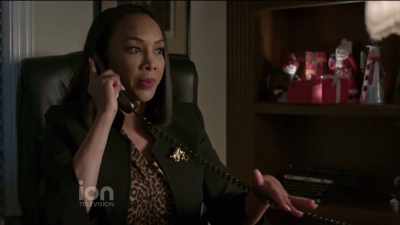 Haley, I need you to plan out
a top-flight wedding - A Wedding for Christmas