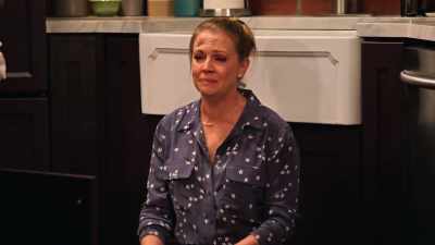 [half-crying] I lost my ring
down the drain when I was cooking. - No Good Nick