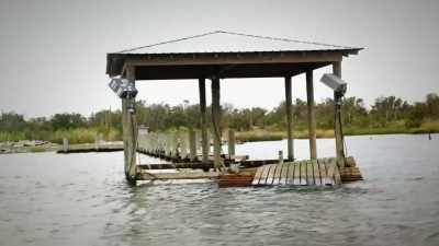 Half sunk logs, - Deadliest Catch: Bloodline