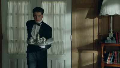 Half the staff
called in sick, - Grand Hotel
