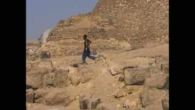 Half-way climbing
the pyramid of Cheops, - Wu-Tang Clan: Of Mics and Men