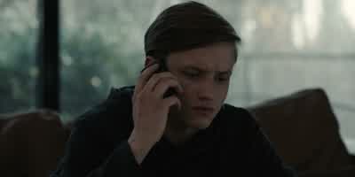 -Hallo. - Hallo, Bartosz. - Dark