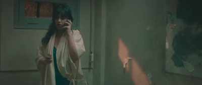 Hallo?
Madame Nahla Hachani. journalist? - Beauty and the Dogs