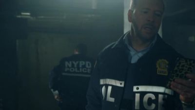 Hallway's clear! - Blue Bloods