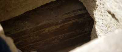 [Hamada] Mummifying the body
is said to have been influenced - Secrets of the Saqqara Tomb