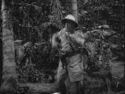 [hand thuds]
[Stanley grunts] - Africa Screams