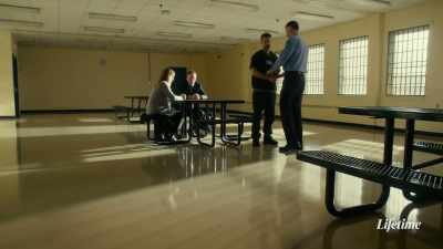 [handcuffs
clicking shut] - Chris Watts: Confessions of a Killer