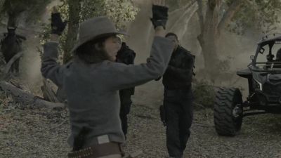 Hands where I can see them. - Westworld