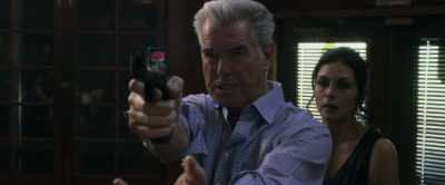 Hands, now, hands, hands.
Nice and easy. There you go. - Fast Charlie