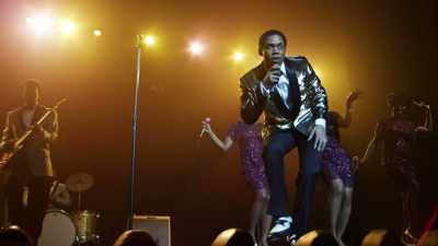 ♪ Hands raised high - Godfather of Harlem
