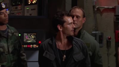 Hands together. Got you now, Newman. - Stargate SG-1
