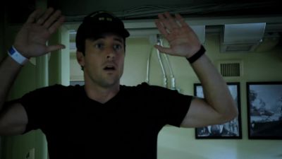 Hands up! - Hawaii Five-0