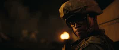 Hang in there, buddy. - Battle Los Angeles