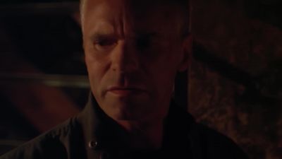 - Hang in there, Reynolds.
- As long as it takes. - Stargate SG-1
