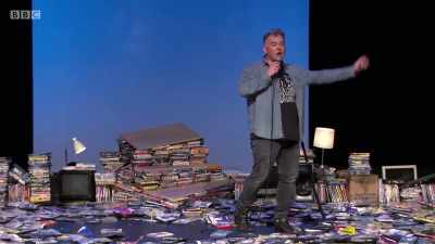 "Hang on a minute, mate,
wasn't that a sizeist joke? - Stewart Lee: Content Provider