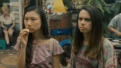 Hang on a minute. - Ronny Chieng: International Student