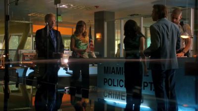 Hang on a second, folks. - CSI: Miami