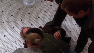Hang on, boss.
National Guard's here. - NCIS