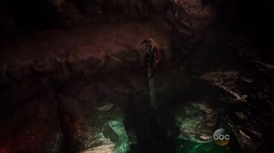 Hang on! I'm coming for you! - Once Upon a Time