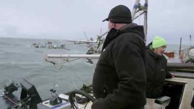 Hang on. - Bering Sea Gold