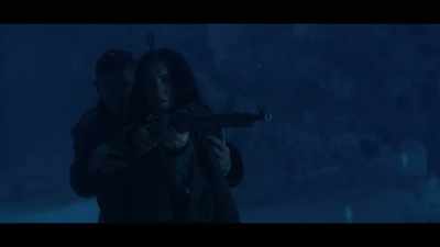 -Hang on.
-What are you doing? - Shadow and Bone