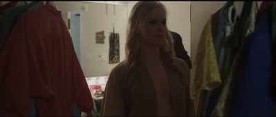 (hangers clattering) - Dropa