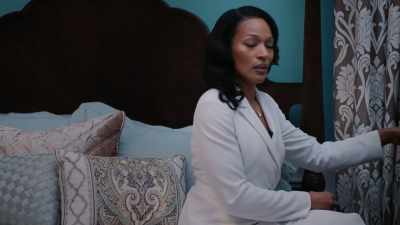 [HANGS UP PHONE] - Tyler Perry's The Oval