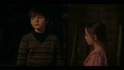 -[Hannah, distantly] Flora! Miles!
-[Dani screams] - The Haunting of Bly Manor