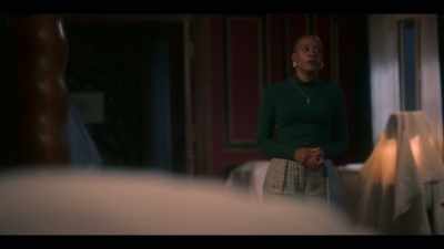 -[Hannah] Excuse me.
-[gasps] - The Haunting of Bly Manor