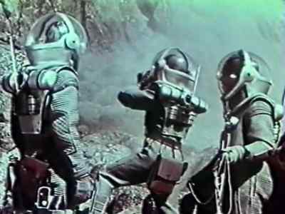 Hans, help us! - Voyage to the Planet of Prehistoric Women
