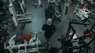 HANY: Starting 12 to 16 weeks
before the contest - Breaking Olympia: The Phil Heath Story
