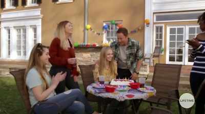 Happy birthday.
(both clapping) - Sleeping With My Student