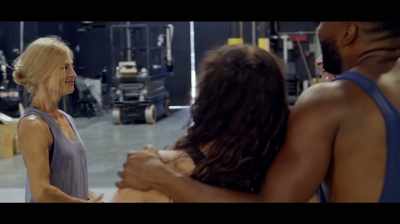 ♪ Happy birthday, dear Jane ♪
Director One! - The Aerialist