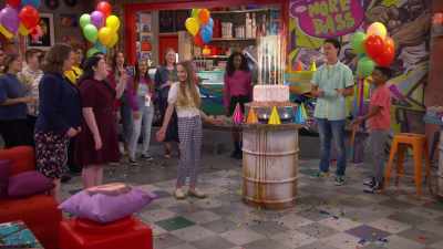 ♪ Happy birthday to you ♪ - That Girl Lay Lay